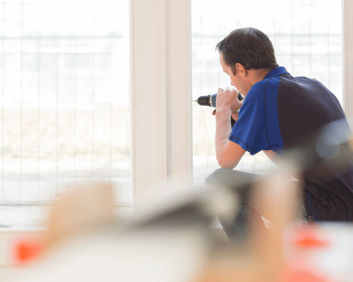 Vakman renoveert een pannendak in de regio Tilburg